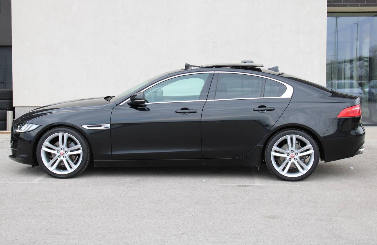 Zunanja slika - Jaguar XE - 2.0D 180PS R-Sport AUT PANO AKT TEMPO GRET SED - 4
