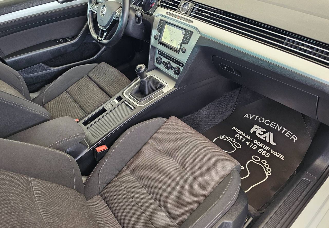 Zunanja slika - VW Passat - 2.0 TDI-SPORT LINE- FULL LED-LIMUZINA-1 LASTNIK-.. - 13