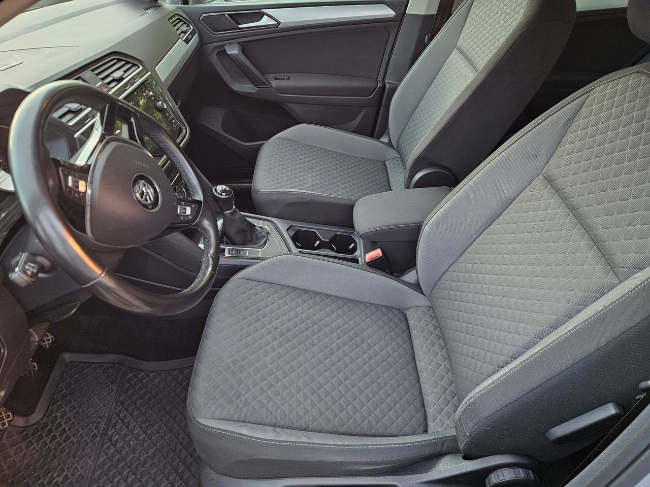 Notranja slika - VW Tiguan - 2,0 TDI BMT Highline - 8