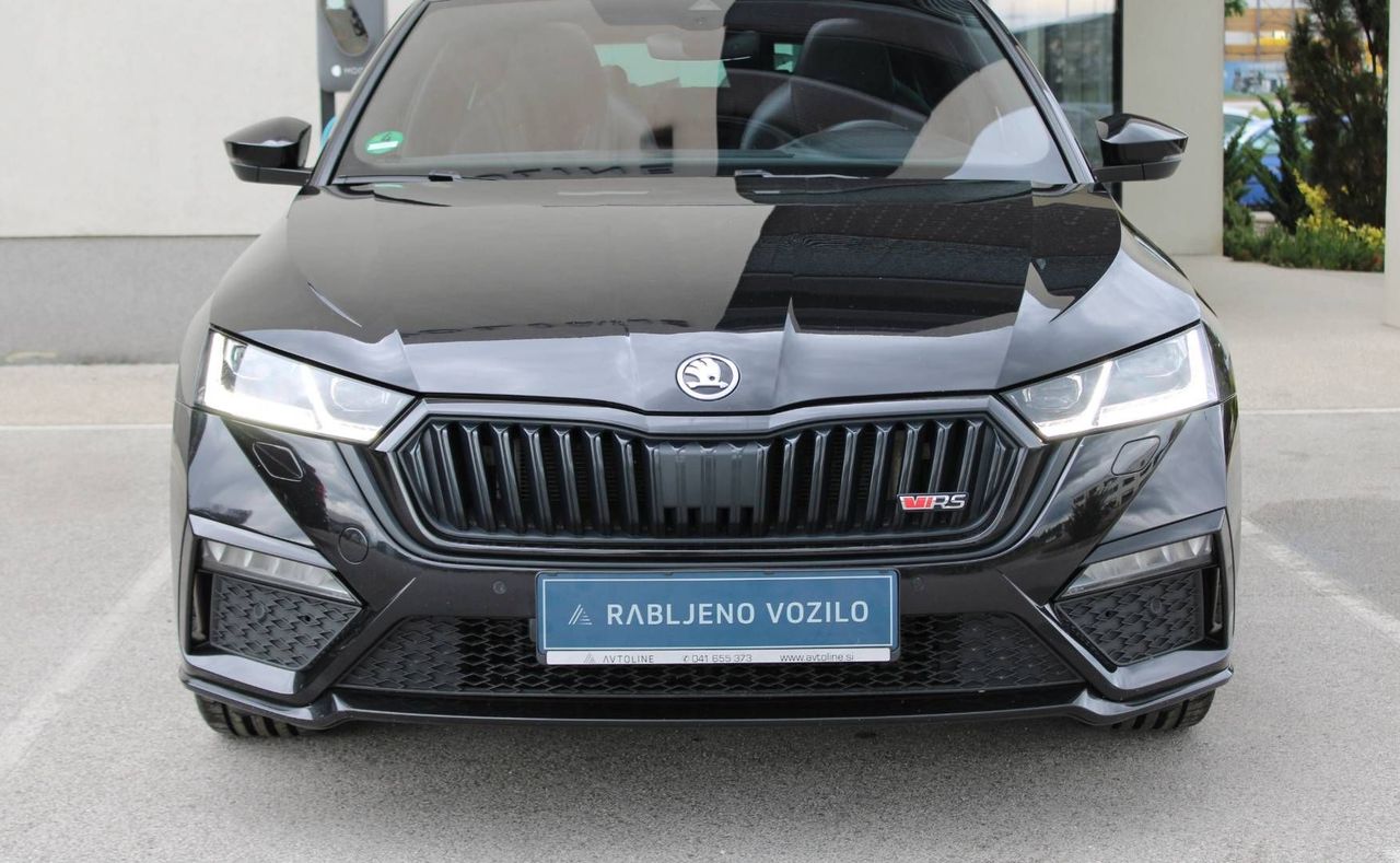 Zunanja slika - Škoda Octavia - Combi 2.0TDI RS DSG HEAD UP CANTON DCC KAM PANO - 3