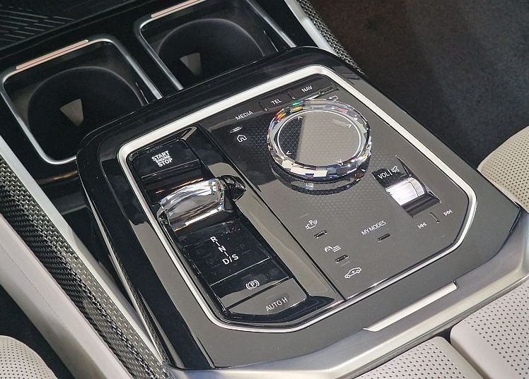 Zunanja slika - BMW Serija 7 - : M760e xDrive M Sport - Performance - 15