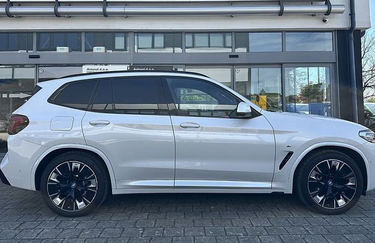 Zunanja slika - BMW iX3 - Impressive   I  M sport  I  Head Up - 2