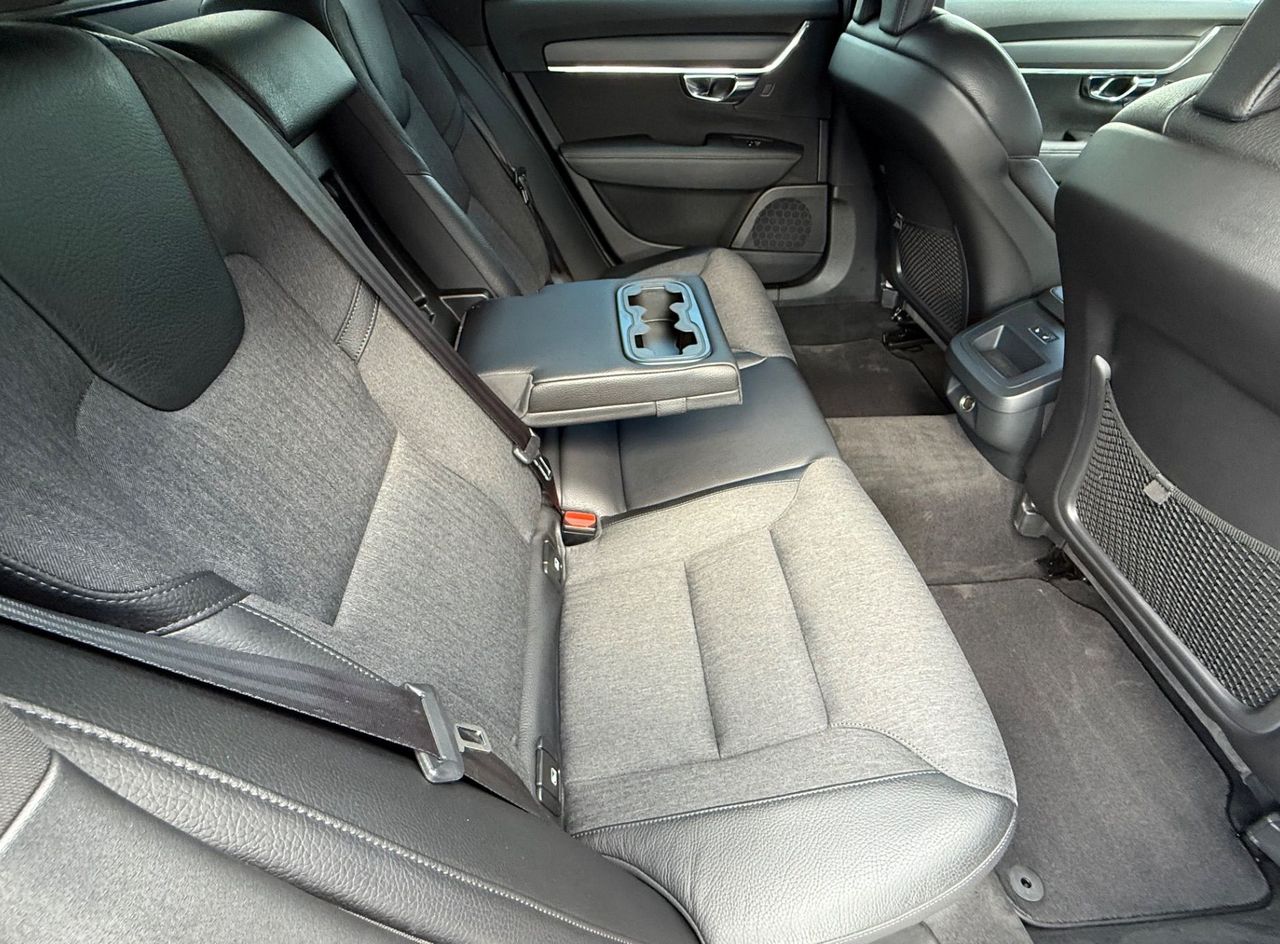 Zunanja slika - Volvo V90 - D3 A AWD Kinetic-Virtual-Full led-Velik servis... - 16