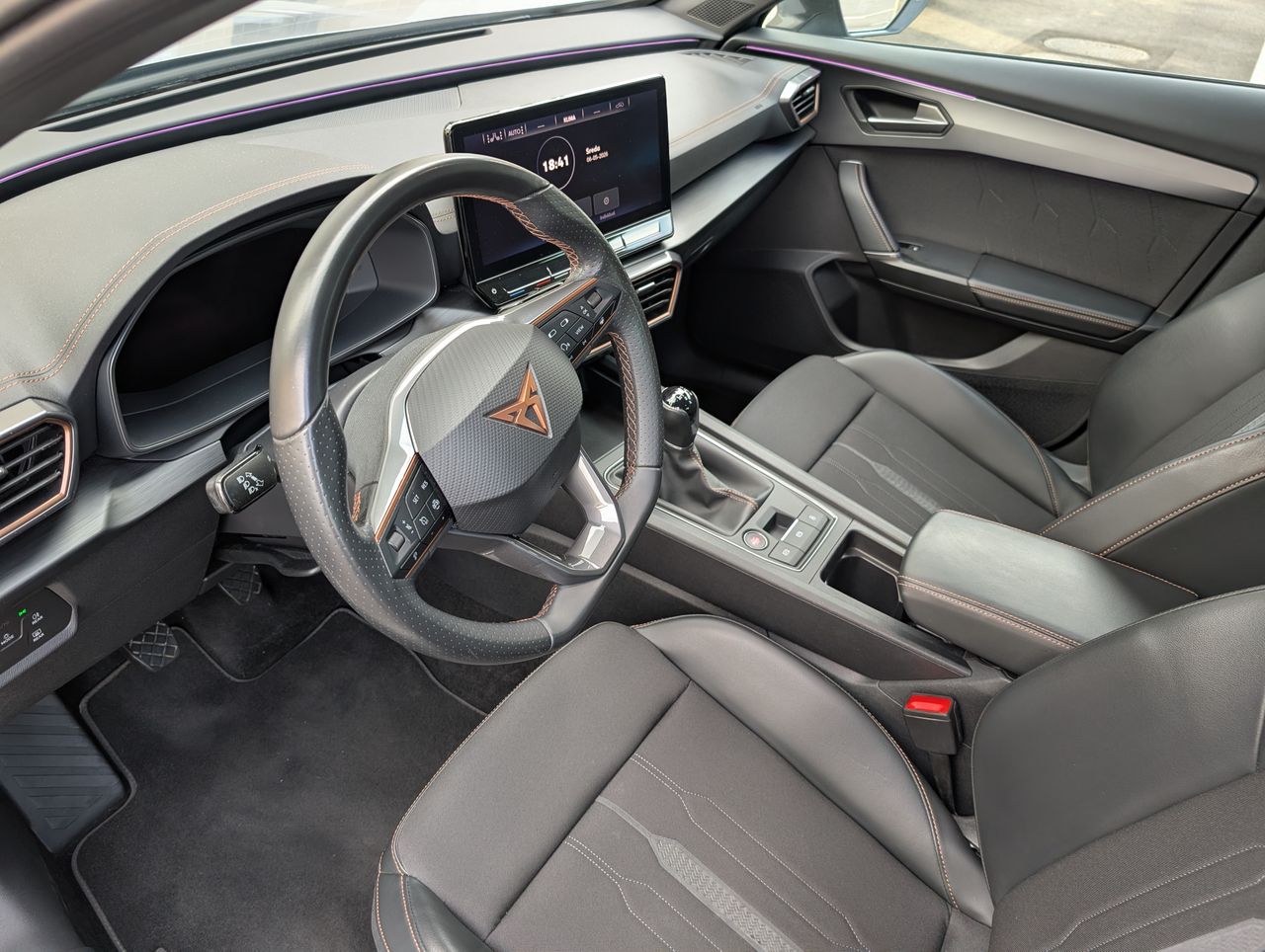Notranja slika - Cupra Formentor - 1.5 TSI | 1. lastnik | SLO poreklo | veliko opreme - 6