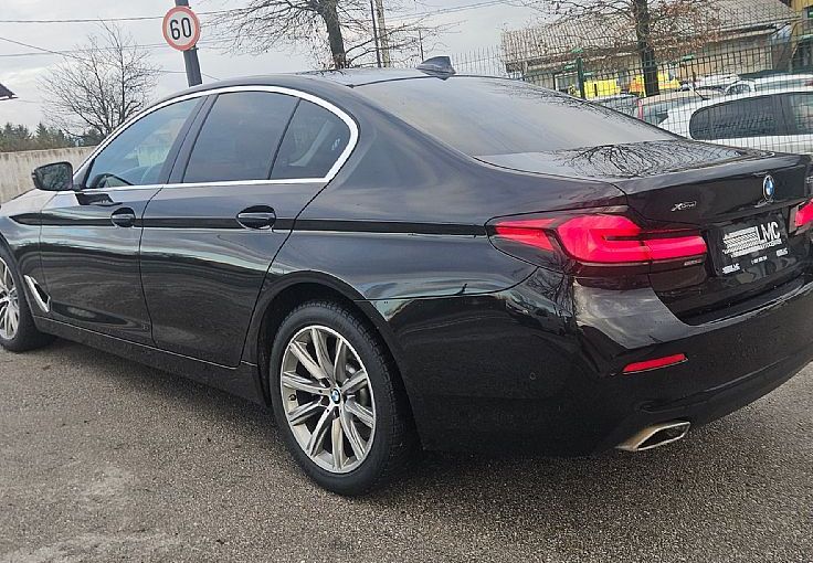 Zunanja slika - BMW Serija 5 - : 520d xDrive 190ks SPORT °18-COL° °VIRTUAL°   366 SNJE° - 4