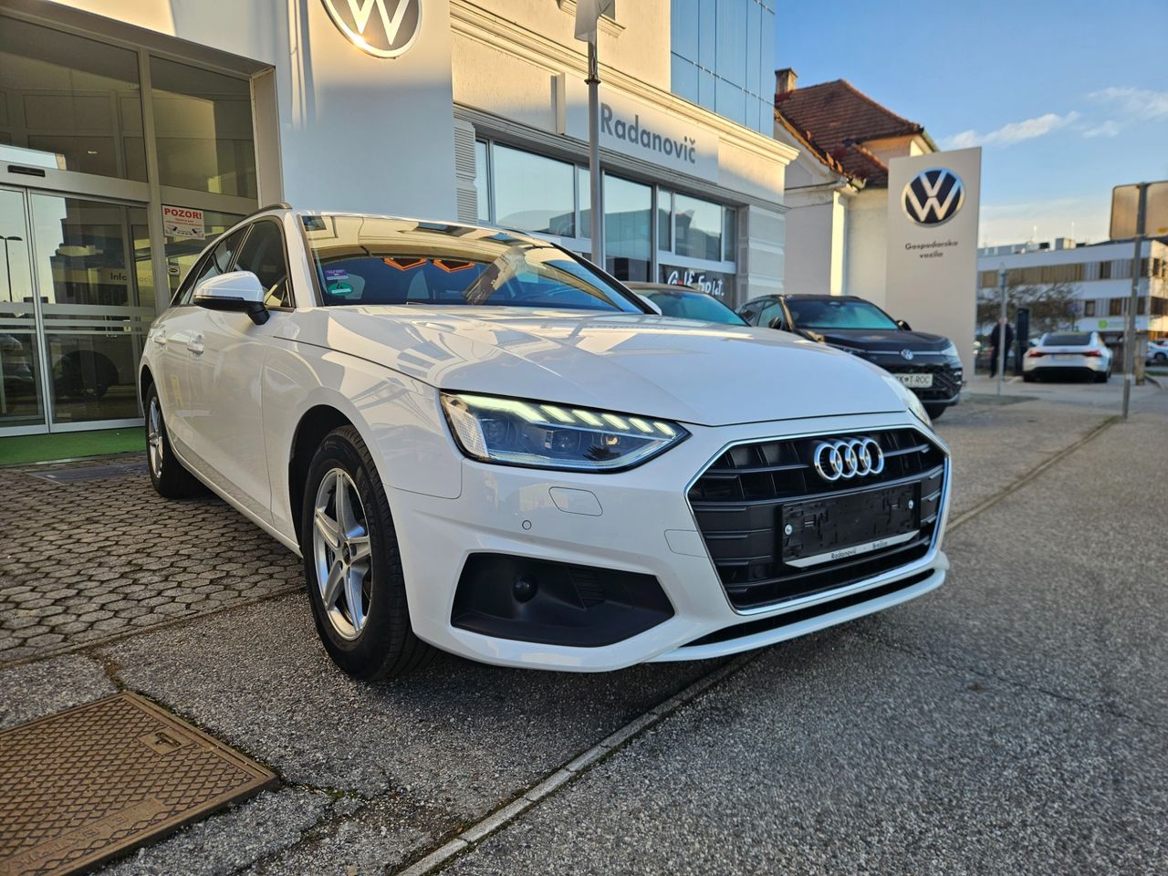 Zunanja slika - Audi A4 - 35 TDI S tronic - 1
