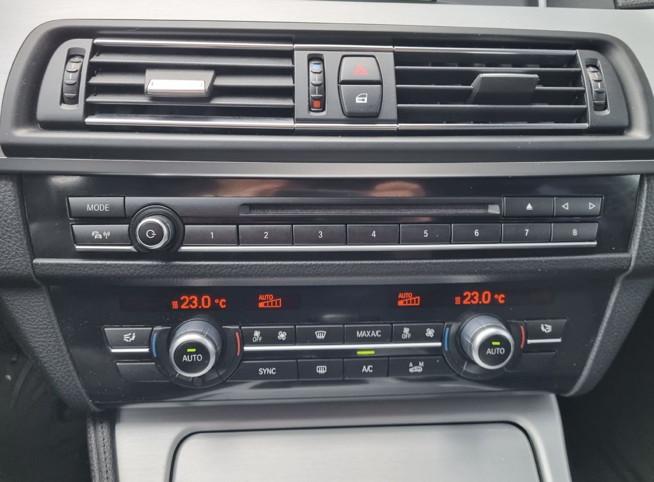 Zunanja slika - BMW Serija 5 - Touring: 525d xDrive AVTOMATIK-HARMAN KARDON-PDC - 13