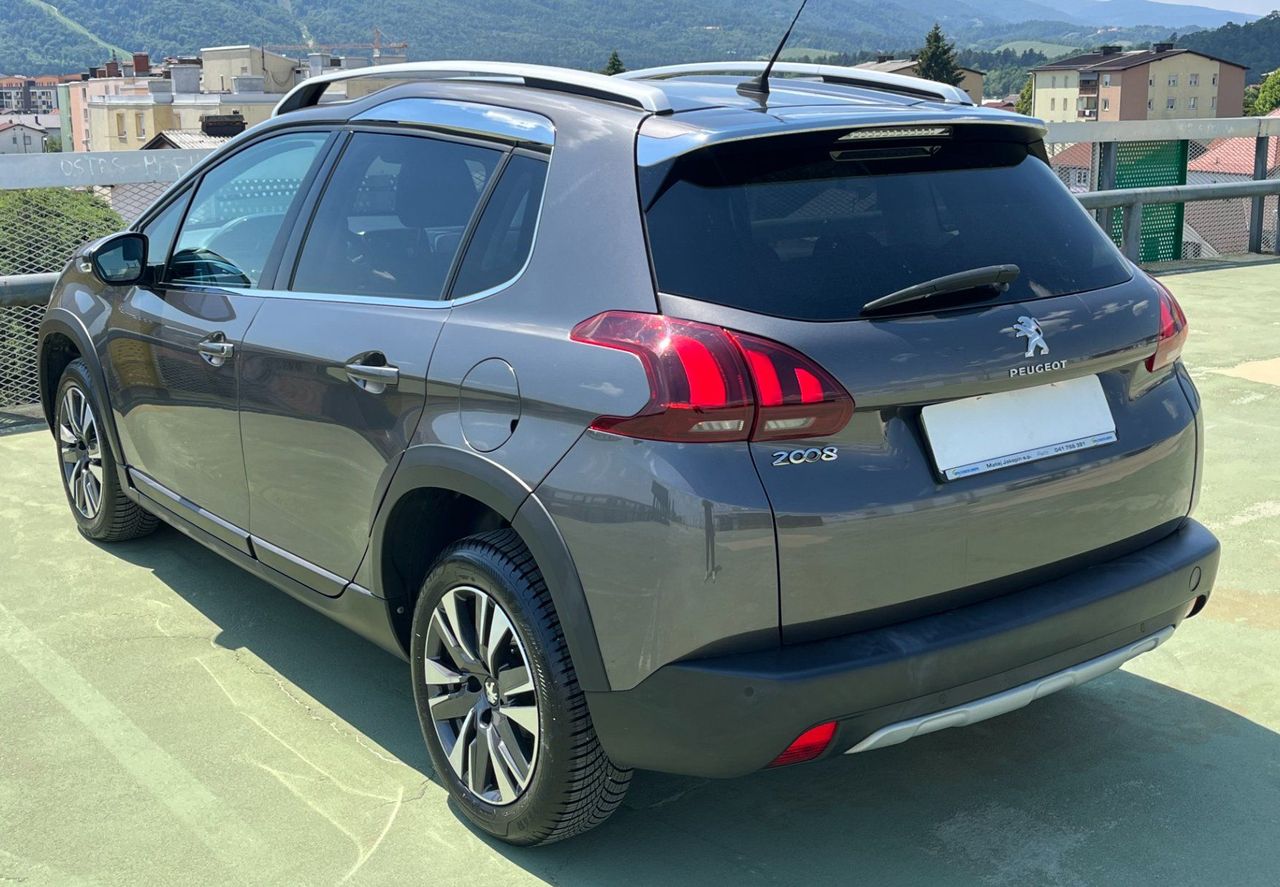 Zunanja slika - Peugeot 2008 - 1.2 PureTech 130Allure XEN.NAVI.PDC SAMO 69.000KM - 6