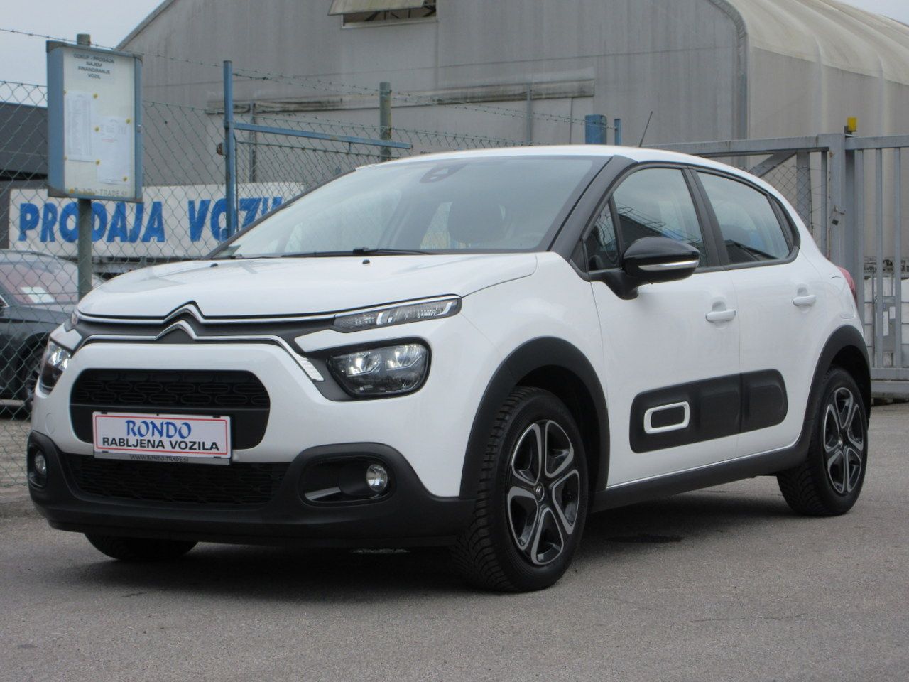 Zunanja slika - Citroën C3 - C3 - 4
