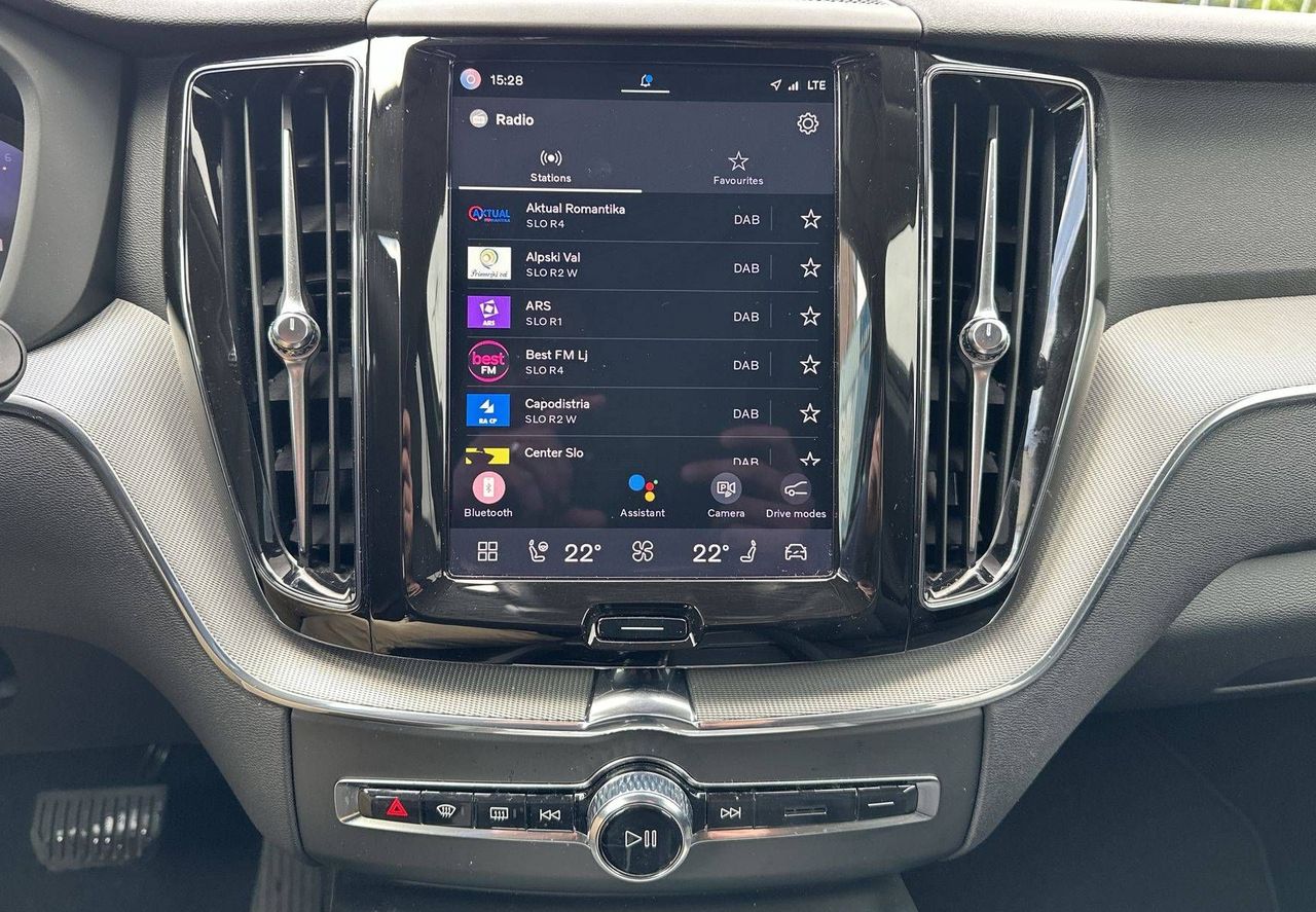 Zunanja slika - Volvo XC60 - B4D AWD Plus Dark Avt. ACC BLISS MEMORY HK - 15