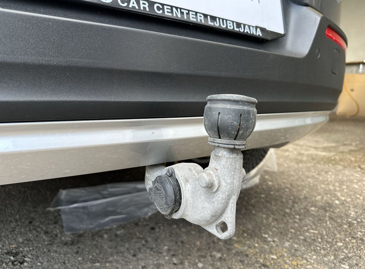 Zunanja slika - Volvo XC40 - D4 A AWD - 15