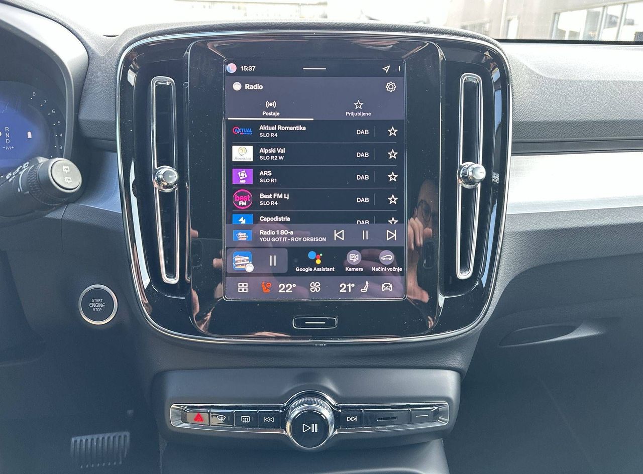 Zunanja slika - Volvo XC40 - B3P Plus Dark Avt. - 16