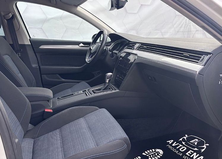 Zunanja slika - VW Passat - Variant 1.4 TSI GTE DSG - LED - NAVI - ACC - PDC - 10