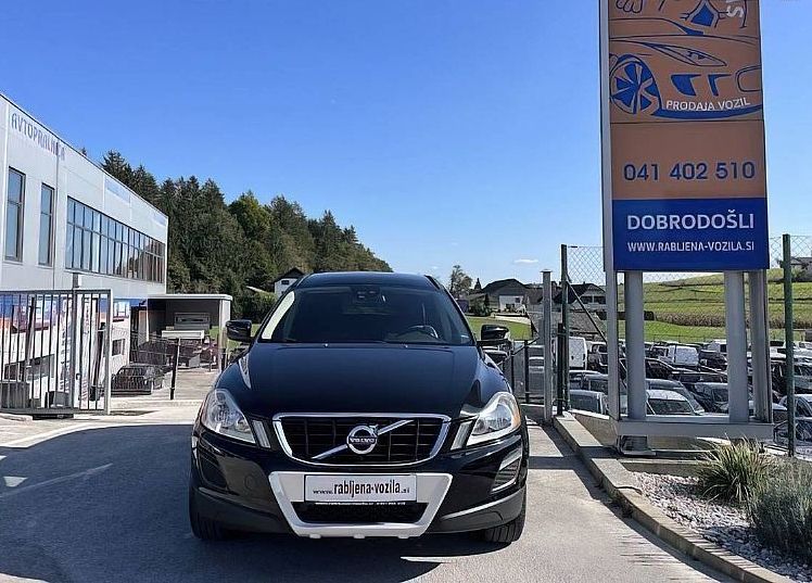 Zunanja slika - Volvo XC60 - DRIVe FWD MOMENTUM REDNO SERVISIRAN... - 2