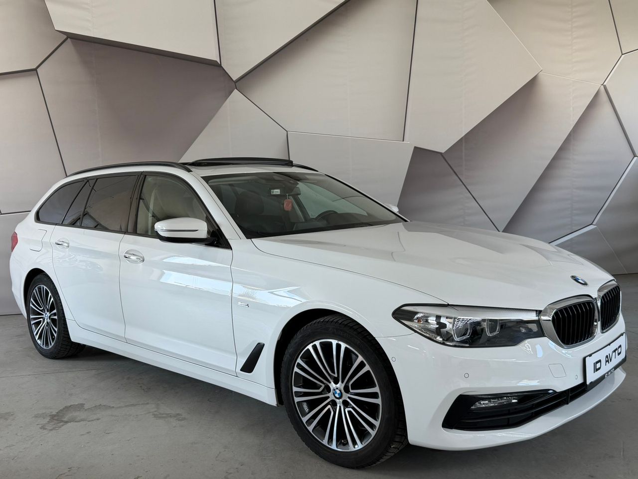 Zunanja slika - BMW Serija 5 - 520d Touring Avt. - 1