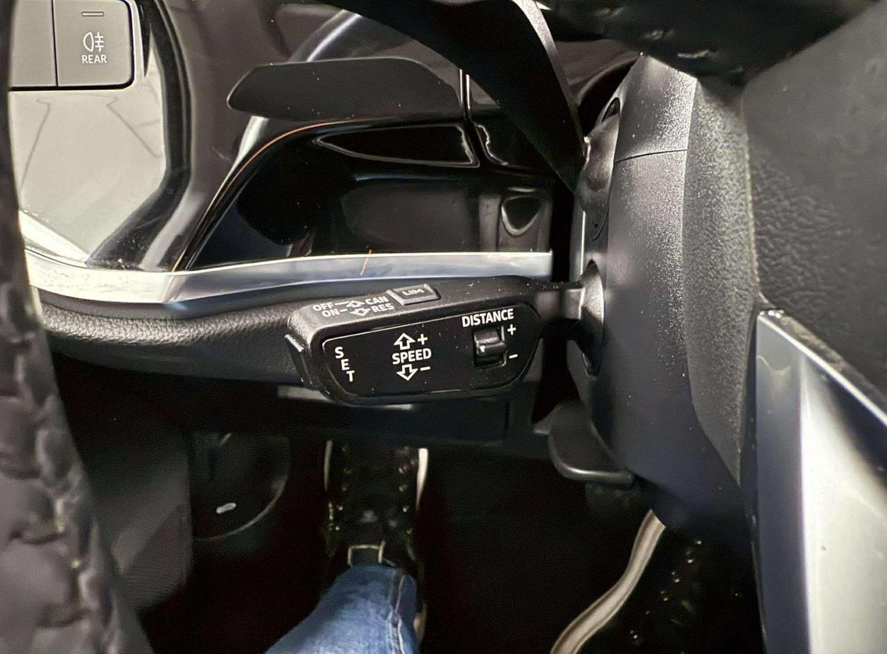 Notranja slika - Audi Q3 - 35 TDI S tronic.LED.ACC.KAMERA.USNJE.NAVI.DIZEL - 17