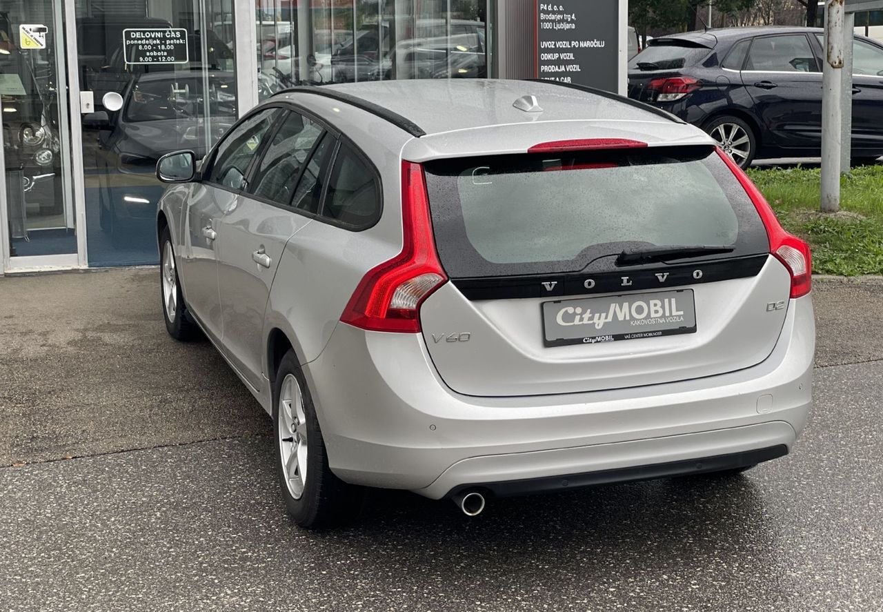 Zunanja slika - Volvo V60 - TEMPOMAT-VELIKI SERVIS-MULTIFUNKCIJA-AVT.KLIMA - 7