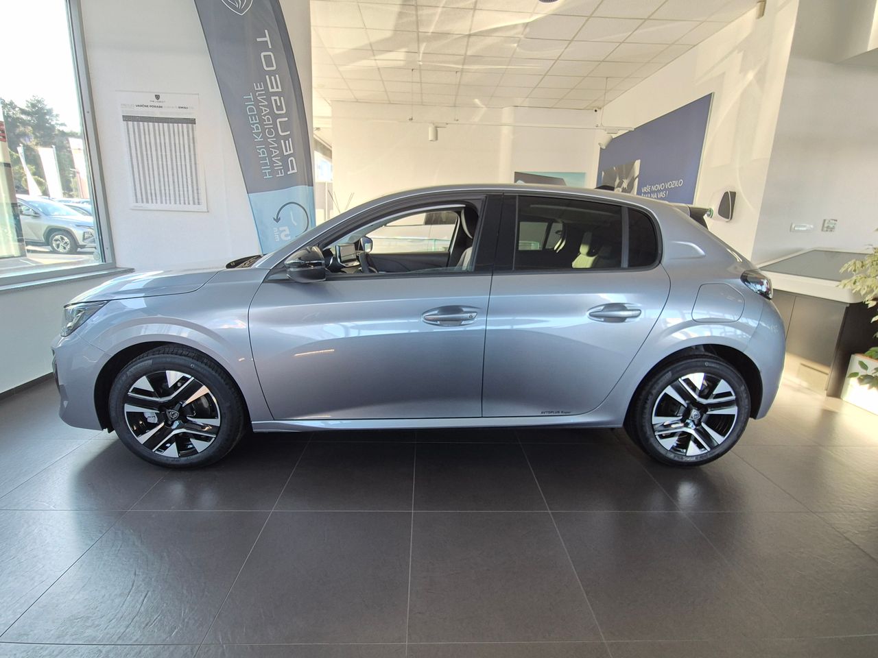 Zunanja slika - Peugeot 208 - Allure PureTech 100 - DARILO - 19