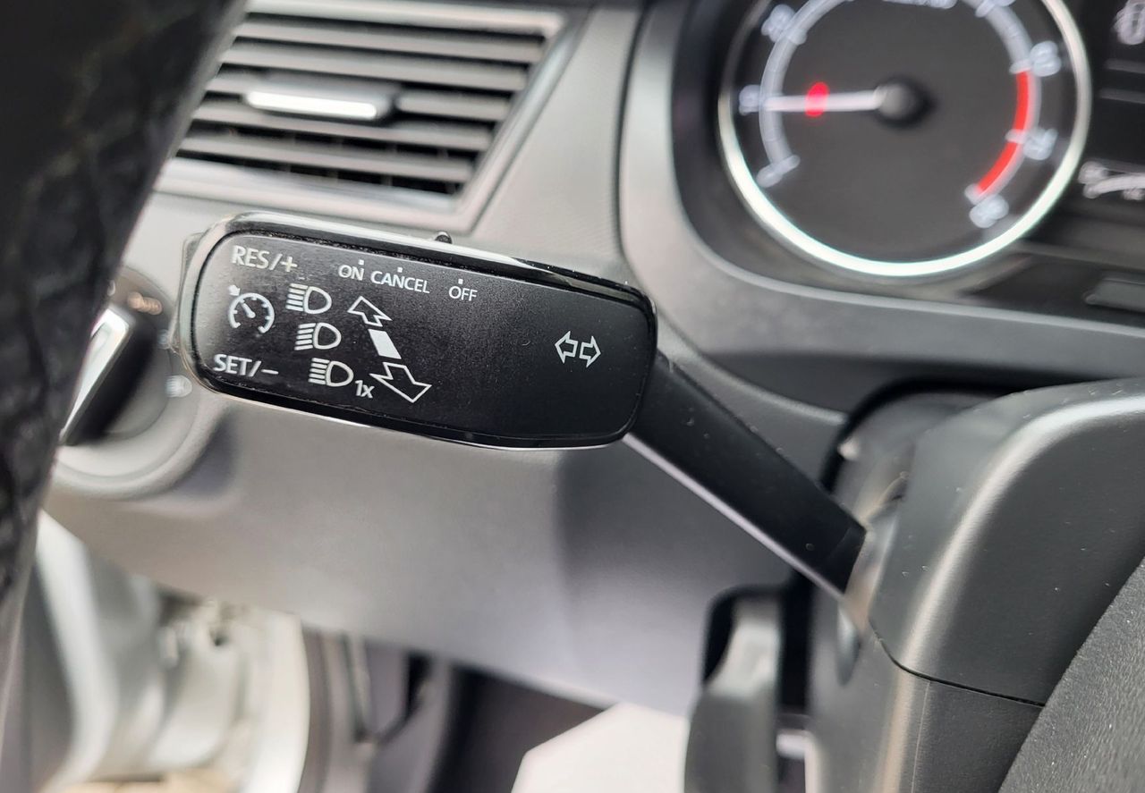 Zunanja slika - Škoda Rapid - 1.0 TSI slo-1last-ac-el.paket-vl.kljuka-Bluetooth - 12