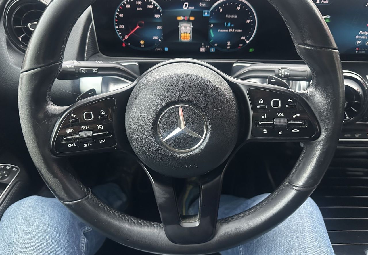Zunanja slika - Mercedes-Benz GLB-Razred - GLB 200 d.KAMERA.USNJE.ACC.LED.NAVI.SAMO 137.000KM - 9