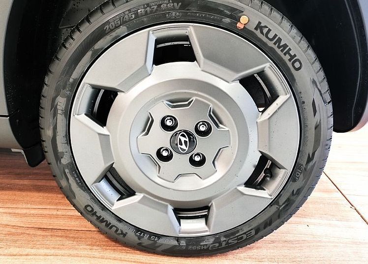 Zunanja slika - Hyundai Inster - 49 kWh CROSS IMPRESSION-AKT.T-MRT.K-360-MATT-VIDEO - 4