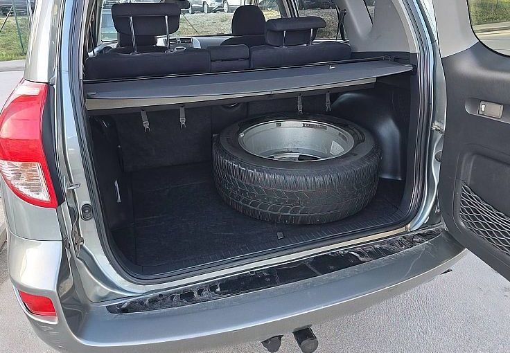 Zunanja slika - Toyota RAV4 - 2.2 D-4D 4WD ExecutiveTOOP STANJE  BREZ RJE... - 7