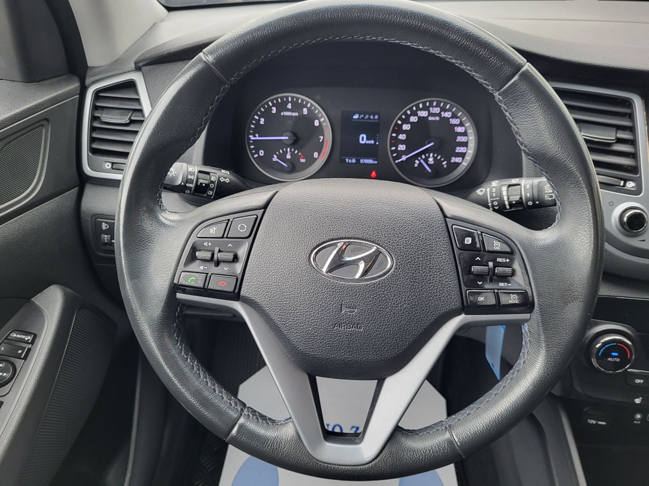 Zunanja slika - Hyundai Tucson - 1.6 GDI Style slo-1last-navi-alu-kamer-pdc-servisn - 10