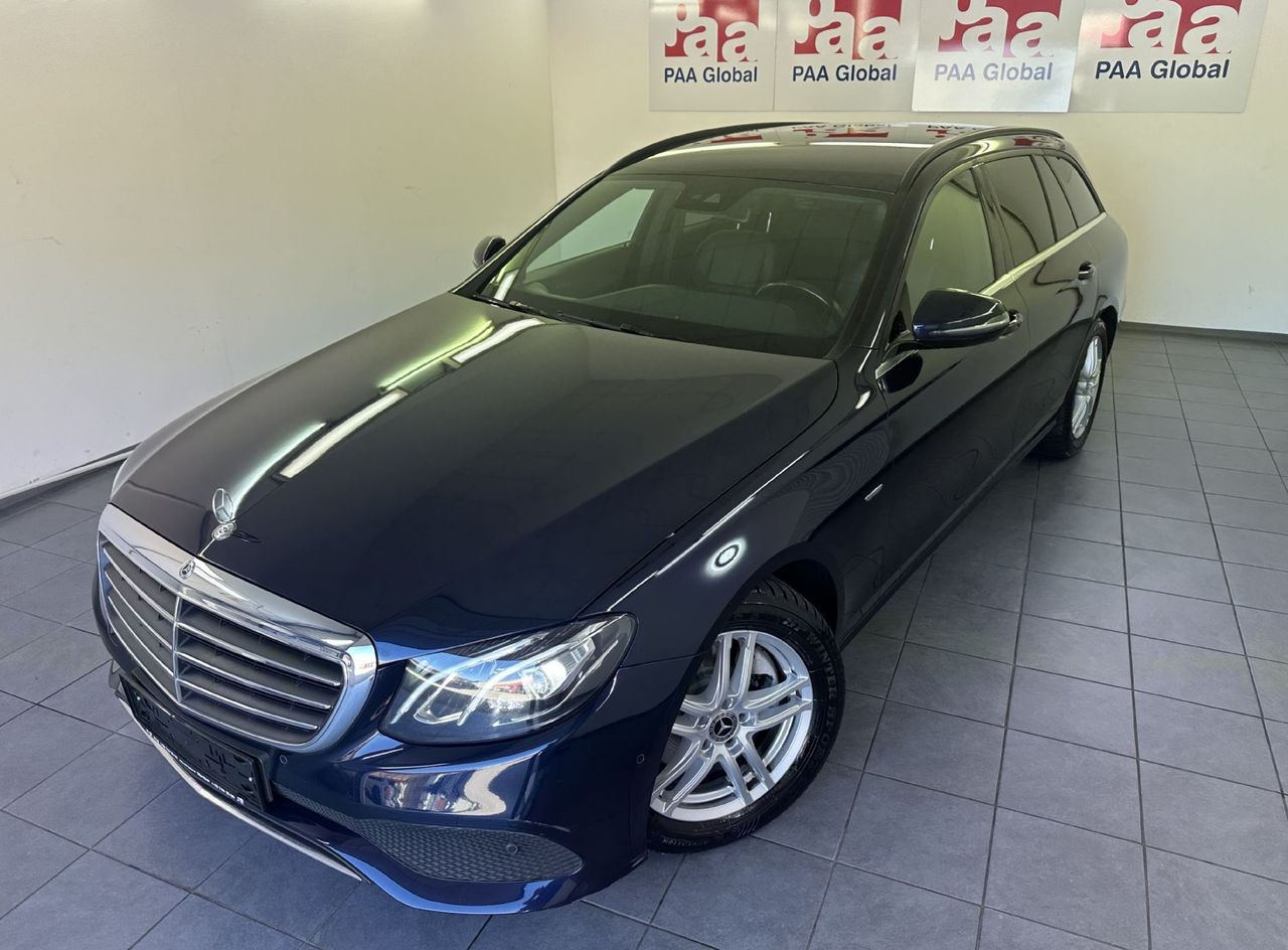 Zunanja slika - Mercedes-Benz E-Razred - AMG Line Avt. 220 AMG 4Matic.NEMŠKI.KAMERA.DIZEL - 1