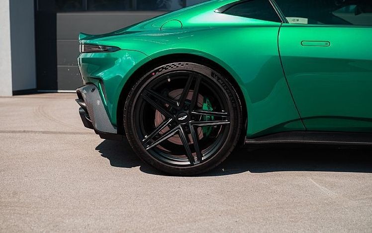 Zunanja slika - Aston Martin Vantage - PERFORMANCE PODIUM GREEN KARBON BOWERS WILKINS - 11