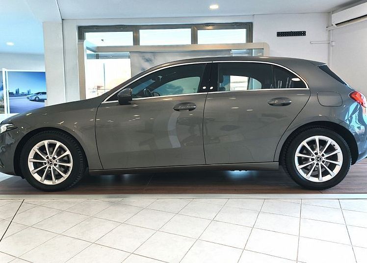 Zunanja slika - Mercedes-Benz A-Razred - A 200 d URBAN-KAMERA-NAVI-DAB-APPLE-OGR.SED.-VIDEO - 3