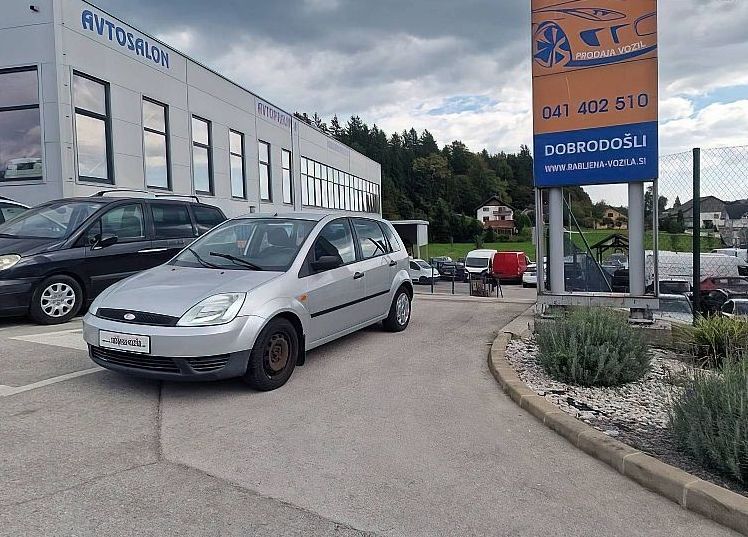 Zunanja slika - Ford Fiesta - 1.3 8V 70 KM Duratec COMFORT KLIMA - 3