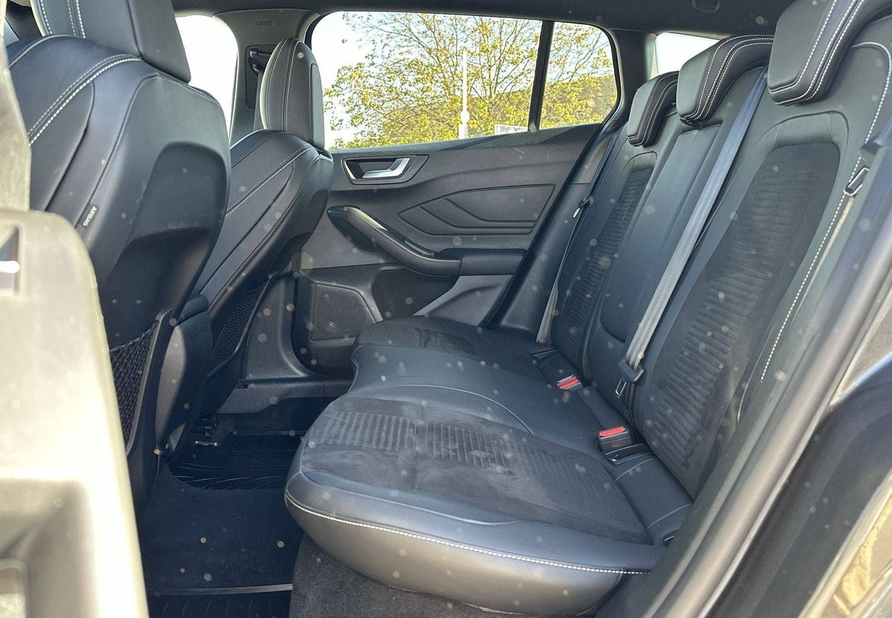 Zunanja slika - Ford Focus - 2.0 ST LED 19 RECARO KAMERA GRETJE SEDEŽEV - 17