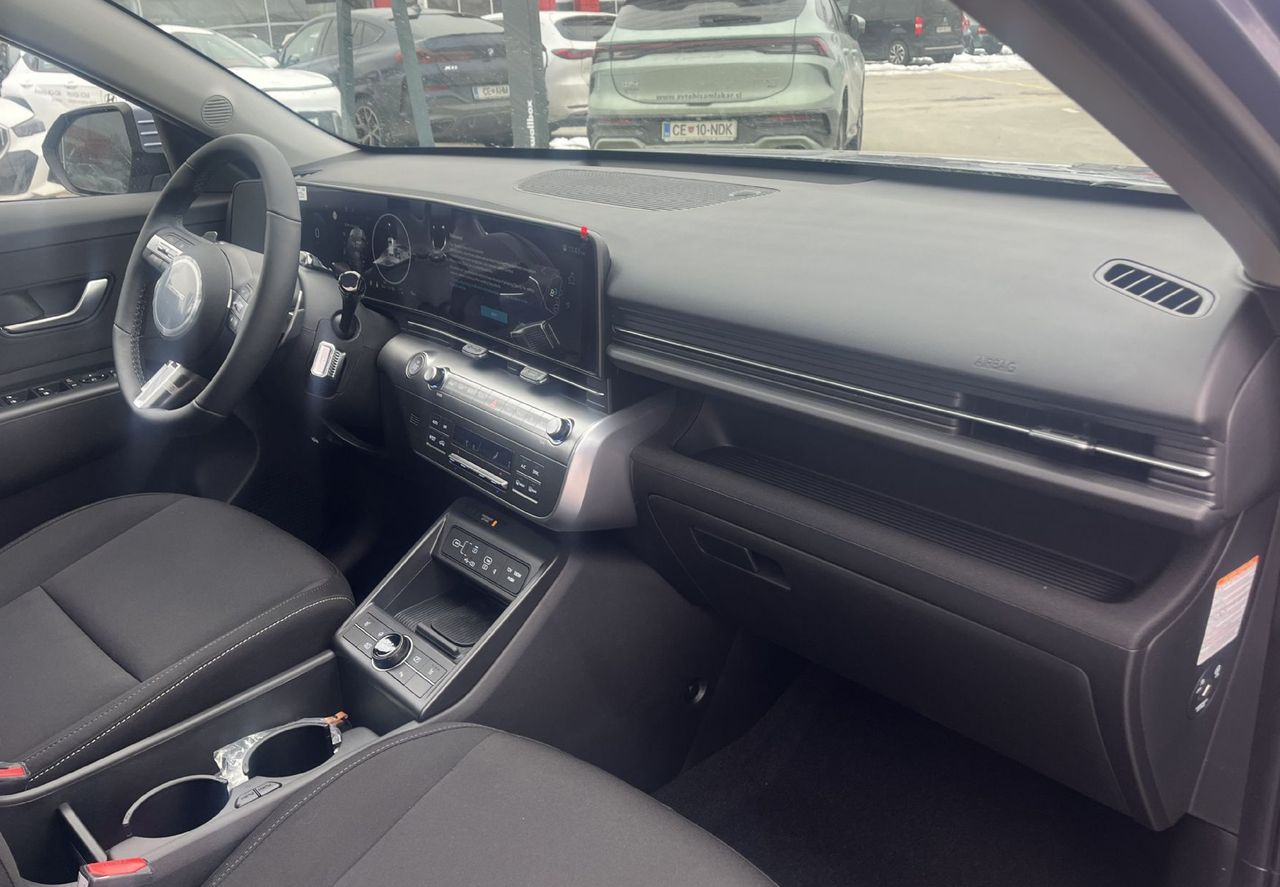 Zunanja slika - Hyundai Kona - Electric 48.6 kWh 99kW PREMIUM+ WINTER - 10