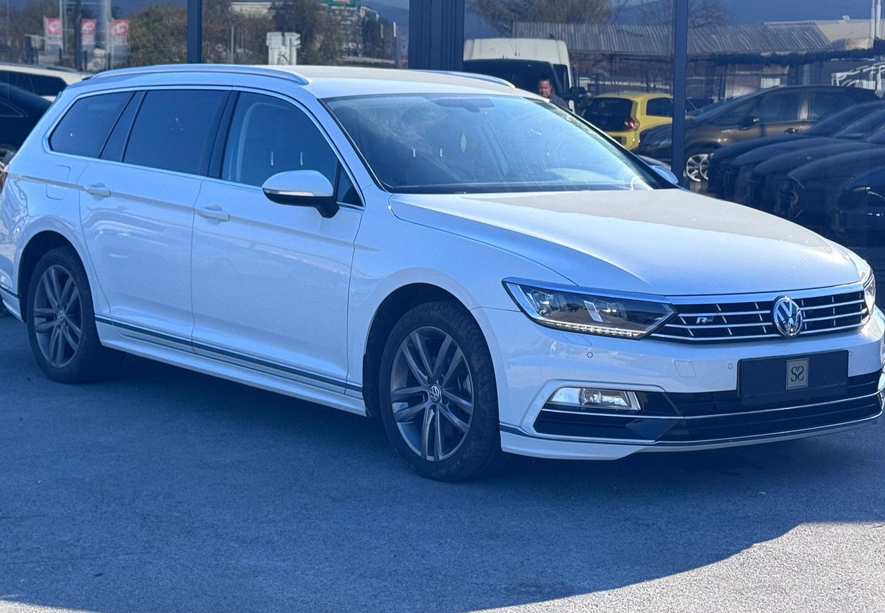 Zunanja slika - VW Passat - Variant 2.0TDI R line BT Navi Kljuka LED Alu Gretjesed x4 - 2