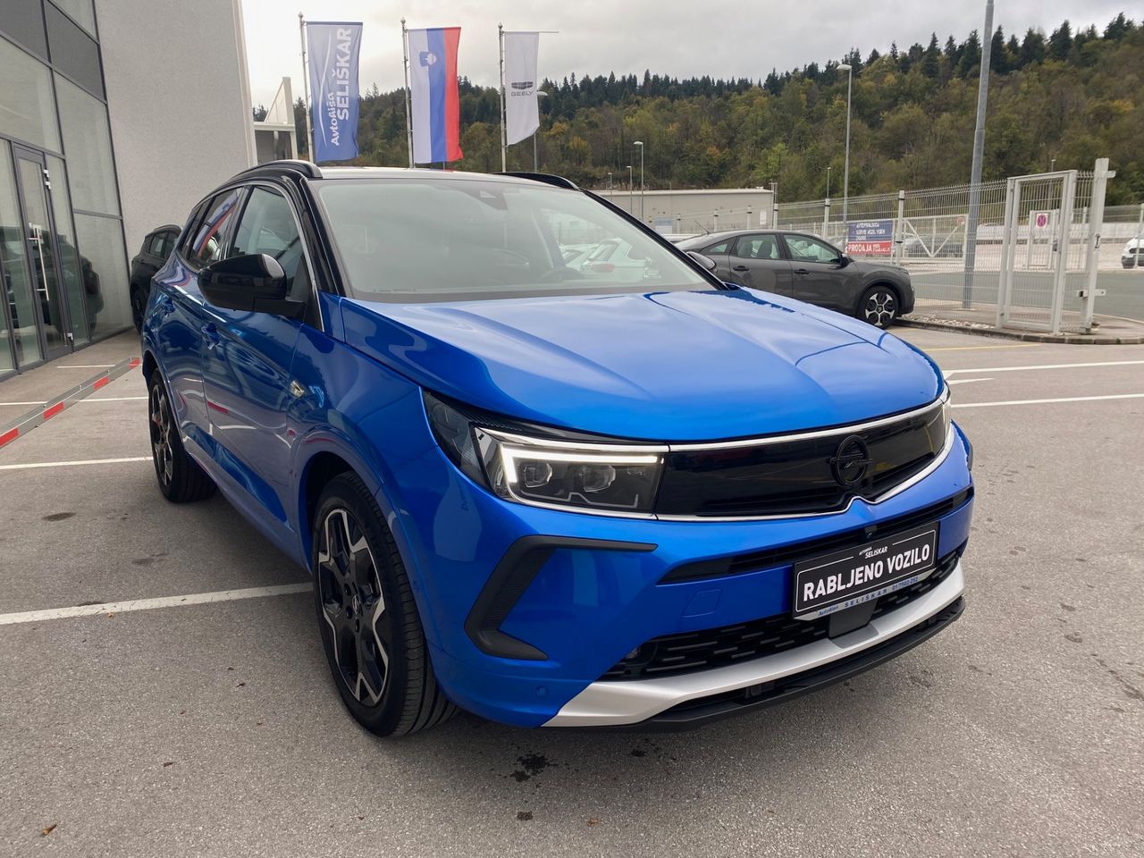 Zunanja slika - Opel Grandland X - 1.6 PHEV 225 ULTIMATE - AVTOMATIK + AKCIJSKA CENA - 2