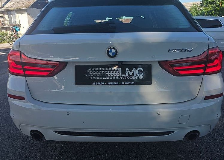 Zunanja slika - BMW Serija 5 - Touring: 520d 190ks °AUT°°FULL LED° °HEAD-UP° °RADAR° °3 - 5
