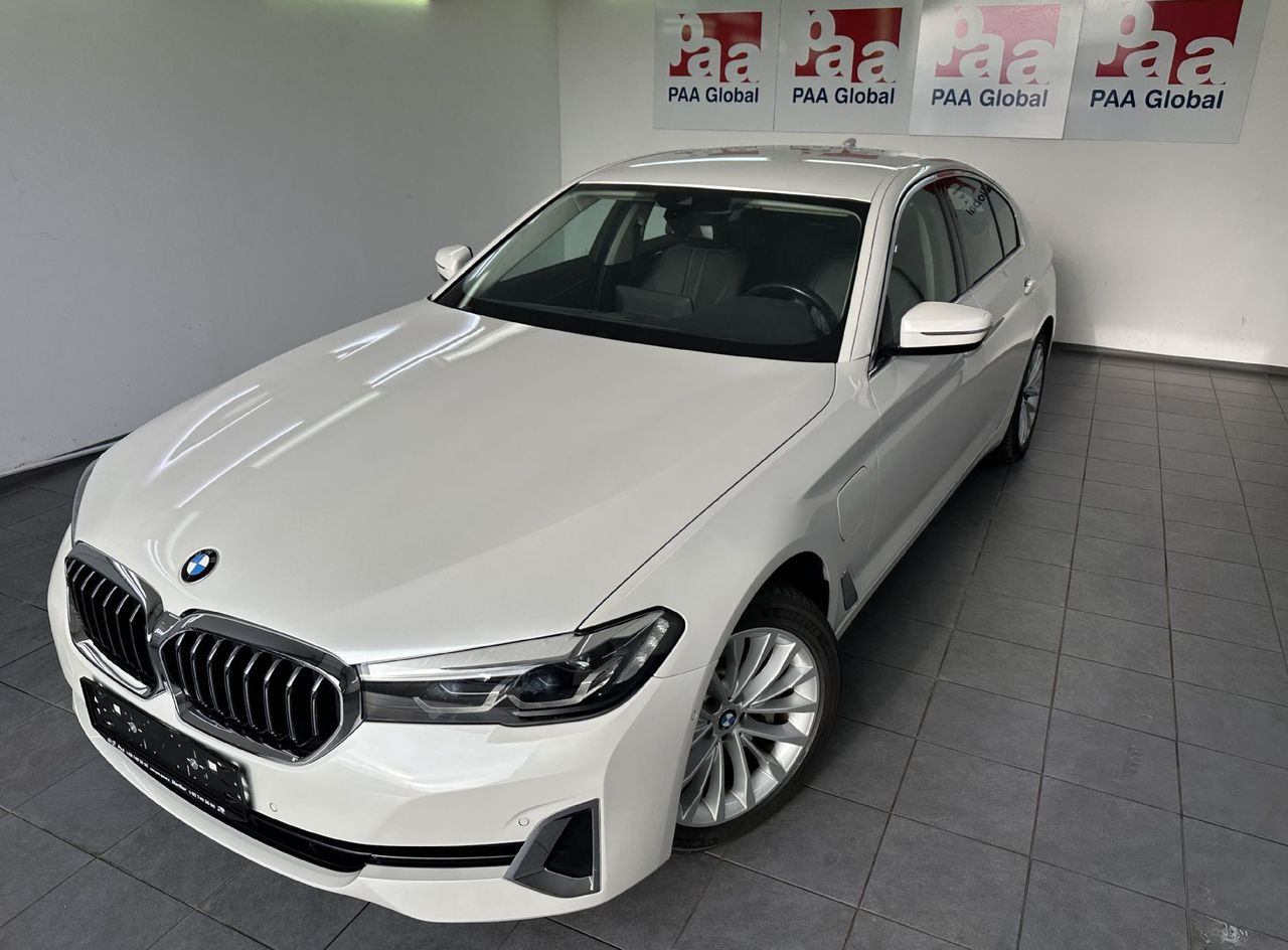 Zunanja slika - BMW Serija 5 - : 530e xDrive LUXURY.KAMERA.NAVI.USNJE.LED.ALU.4X4 - 1