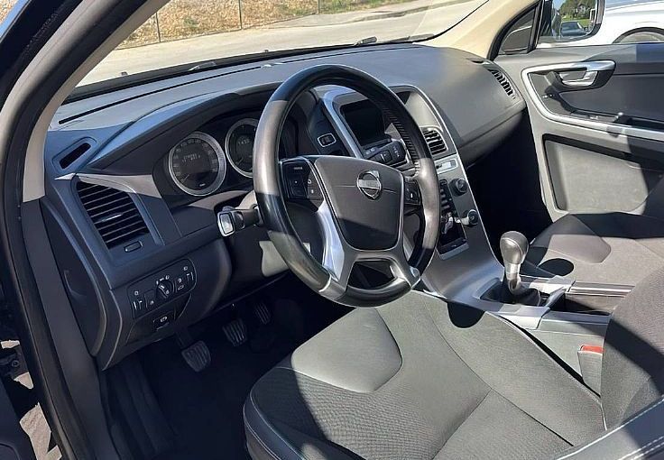 Zunanja slika - Volvo XC60 - DRIVe FWD MOMENTUM REDNO SERVISIRAN... - 6