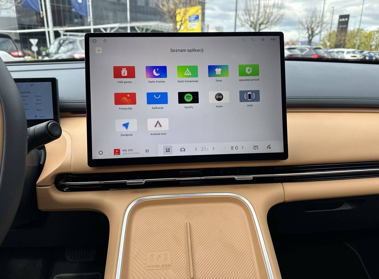 Zunanja slika - Geely StarRay EM-i - Plug-In Hybrid 1.5 Max Avt. - 15