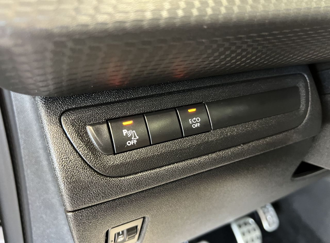 Zunanja slika - Peugeot 2008 - 1.2-110KM-VELIK SERVIS-CROSSWAY-JAMSTVO-OBROK 90€ - 19