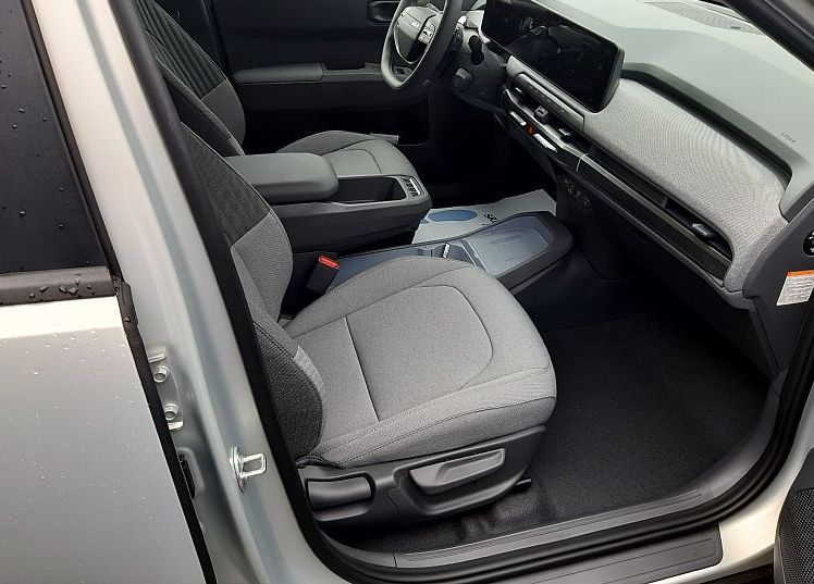 Zunanja slika - KIA EV3 - 58.3 kWh baterija. 150 kW  204 KM  Star - 9