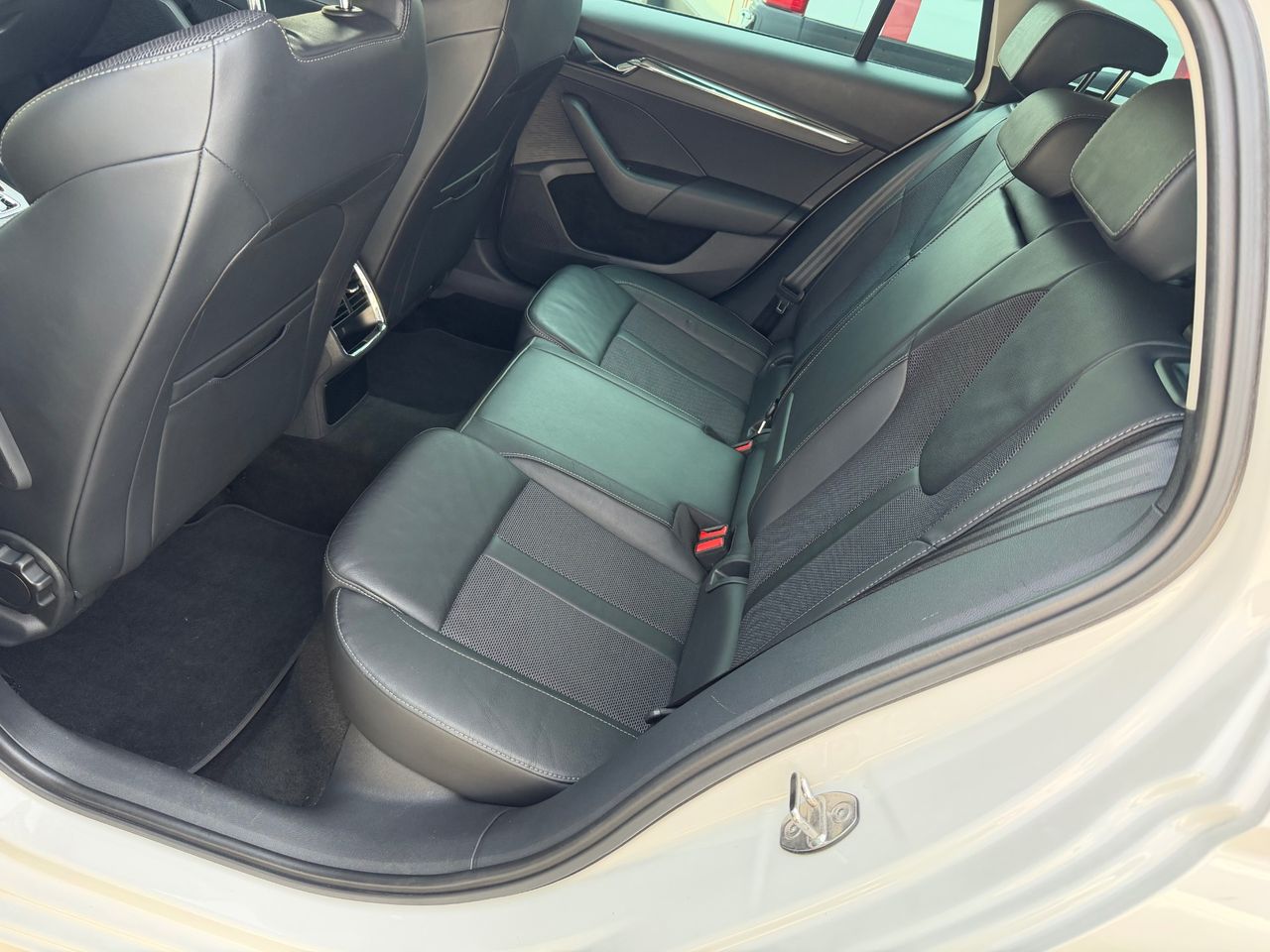 Zunanja slika - Škoda Octavia - 2.0TDI Style DSG 150PS MATRIX ACC PRIKLOP ALU17 - 14