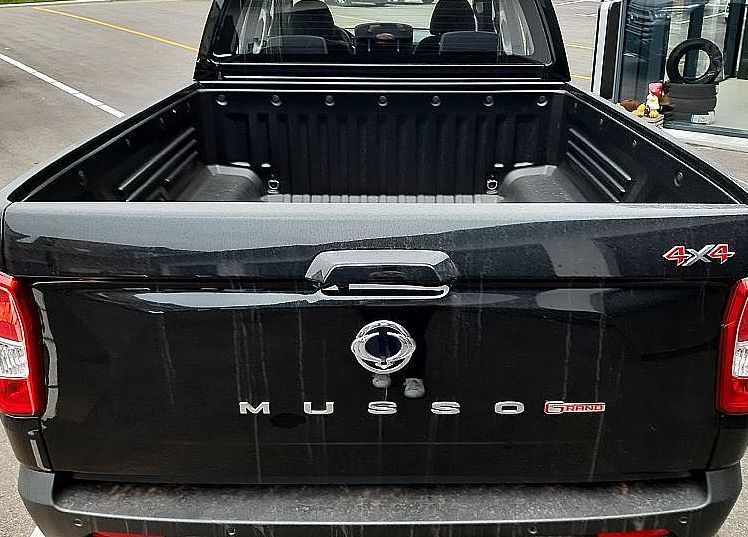 Zunanja slika - SsangYong Musso - Grand 2.2 XDi VENTURE 4X4 - 11
