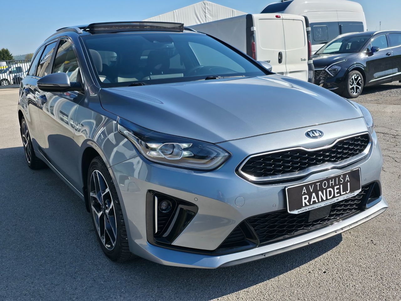 Zunanja slika - KIA Ceed - 1,5 T-GDI GT-Line ISG DCT - 1