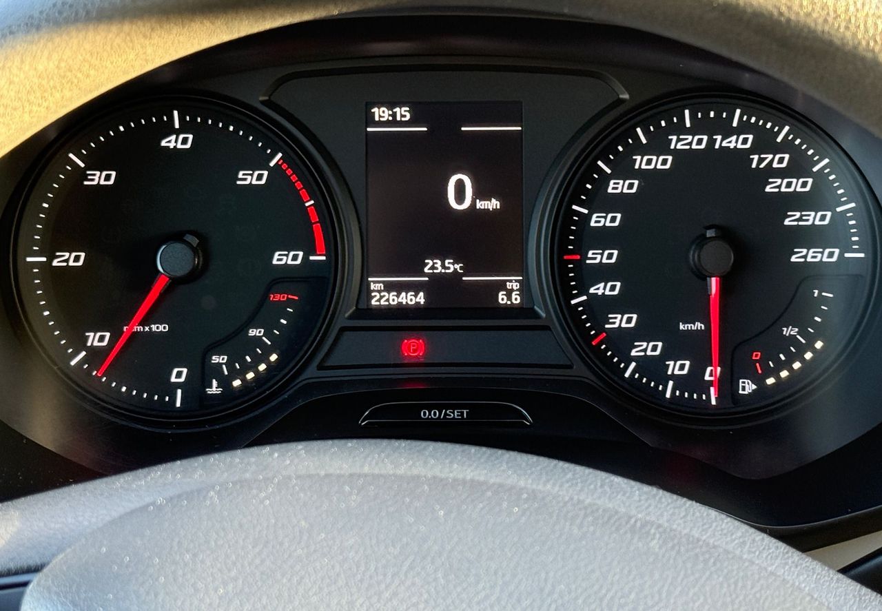 Zunanja slika - Seat Leon - ST 1.6 TDI Park-GretjeSED-AVTKLIMA-ALU-BREZ POLOGA - 10
