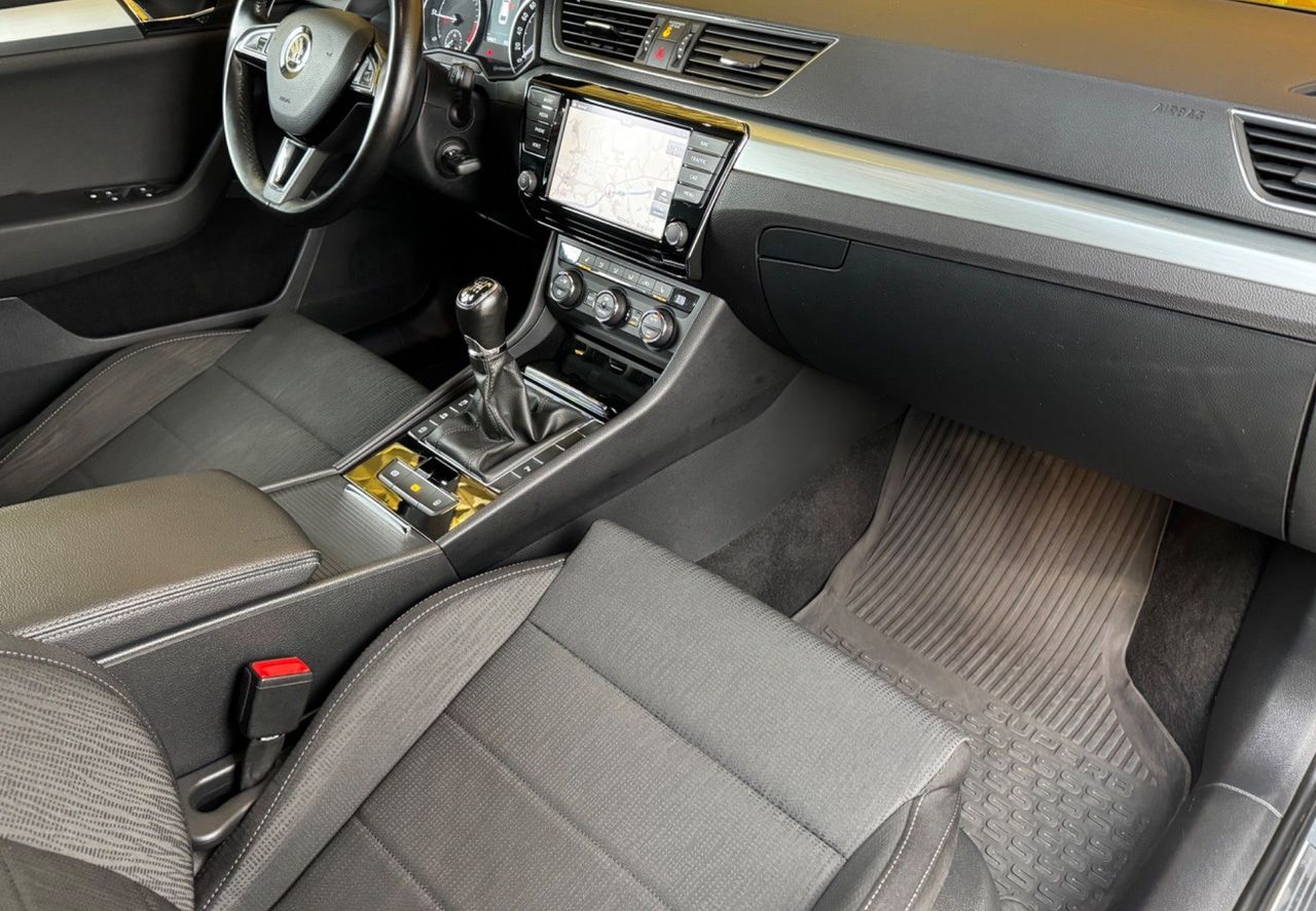 Zunanja slika - Škoda Superb - 2.0 TDI 4X4-MEMORY-GRETJE-Bi XENON - 16