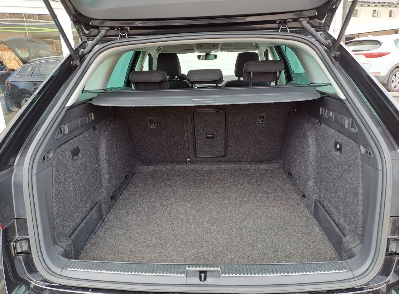 Zunanja slika - Škoda Superb - 1.5 TSI Ambition Combi 110 kW - 11