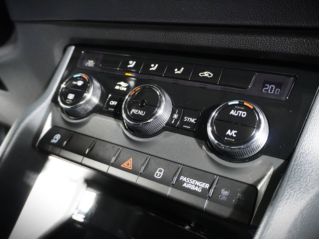 Zunanja slika - Škoda Karoq - 1,5 TSI ACT Style - 14