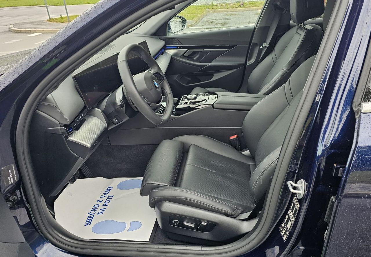 Zunanja slika - BMW Serija 5 - Touring: 540d xDrive Avt.|Harman|21col|HeadUP|FuLED|360k - 6