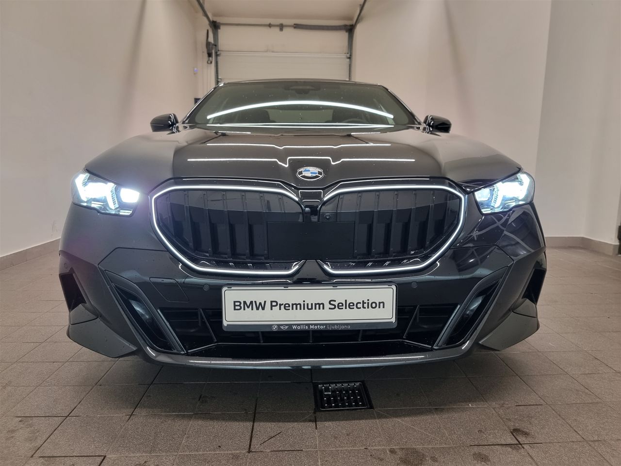 Zunanja slika - BMW Serija 5 - 520d xDrive Limuzina - 10